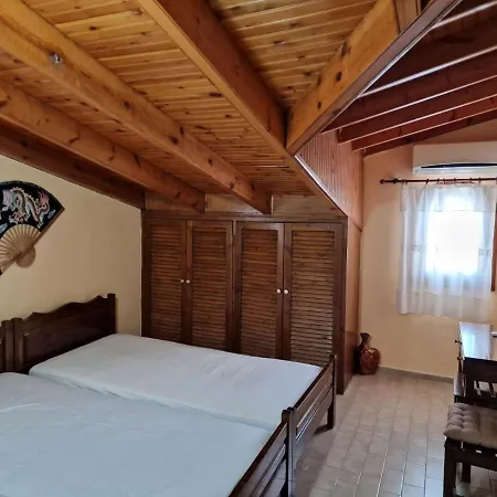 Atisis Lägenhet Benitses (Corfu)